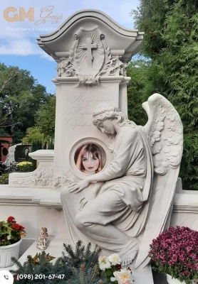 памятник со скульптура ангела из мрамора №552