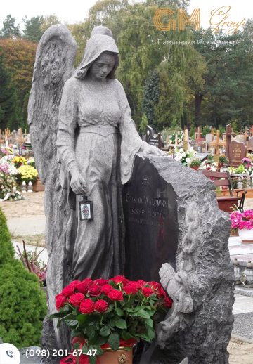 пам'ятник зі скульптурою янгола з граніту №1975