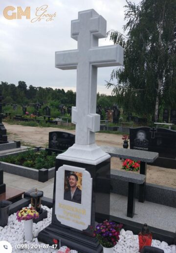 мраморный крест мужчине на могилу №2138