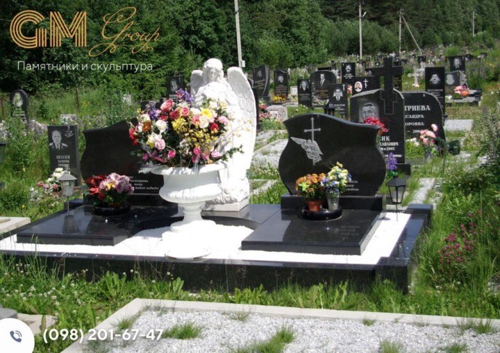 Двойной мемориал из черного гранита и белого мрамора со скульптурой ангела №7862