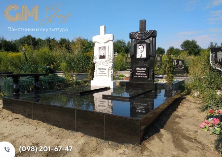Сучасний елітний подвійний меморіальний пам'ятник із чорного граніту та білого мармуру з хрестом №9648
