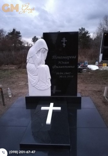 Оригінальний надгробний пам'ятник жінці з чорного граніту та мармуру №9701
