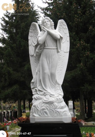 Красивий пам'ятник з білого мармуру у формі скульптури янгола №9593