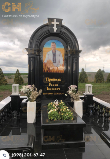 елітний памятник з граніту та кольоровим портретом у склі №1023