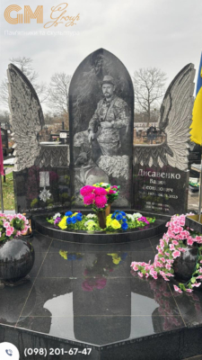 Памятник военному в виде трезубца №11689