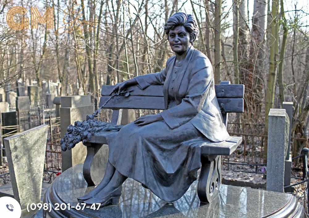 памятник скульптура женщины из бронзы №430