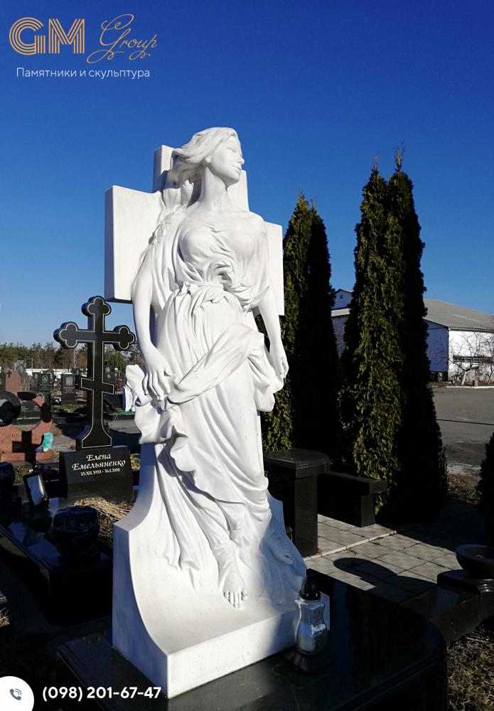 мраморный памятник скульптура женщины