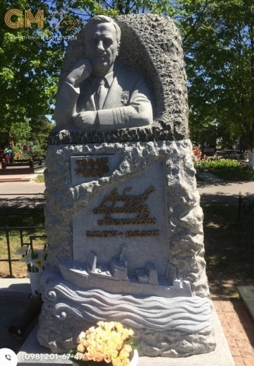 пам'ятник бюст із граніту чоловікові №1467