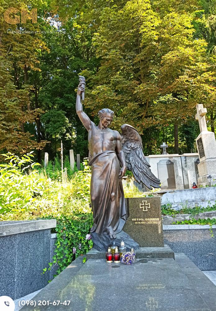 памятник скульптура ангела из бронзы