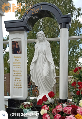 Элитный памятник из гранита и мрамора женщине со скульптурой Богородицы № 2159